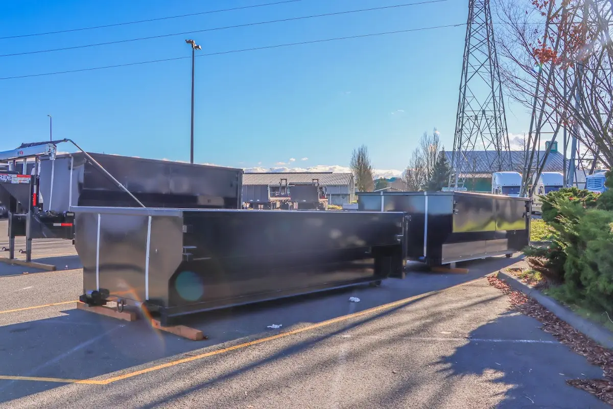 Roll-off dumpster ready for waste disposal at job site for 30 Yard Dumpster Rental in Lakeland Highlands